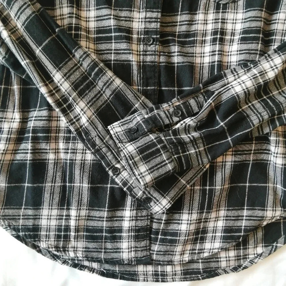 PAIGE Heritage Plaid Flannel Button Up in Black,  White, and Rosewater Pink XS - Picture 10 of 14